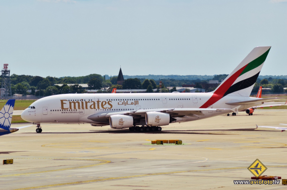 Airbus A380-842